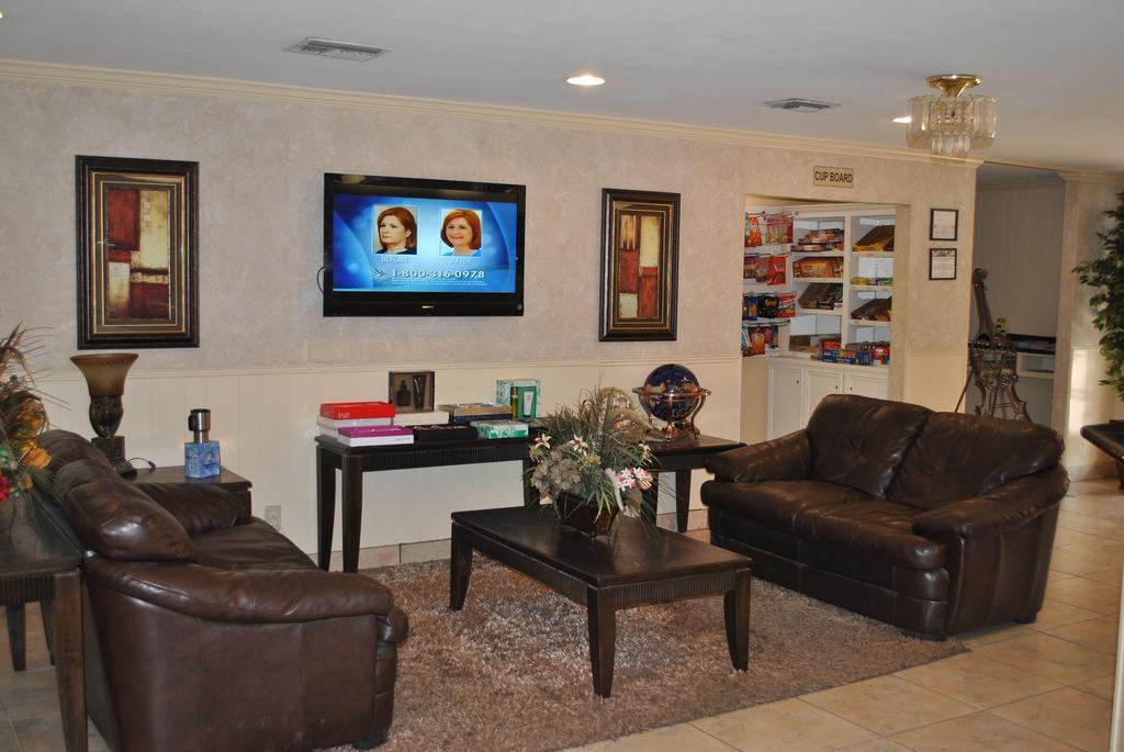 Executive Inn Brookshire Екстериор снимка