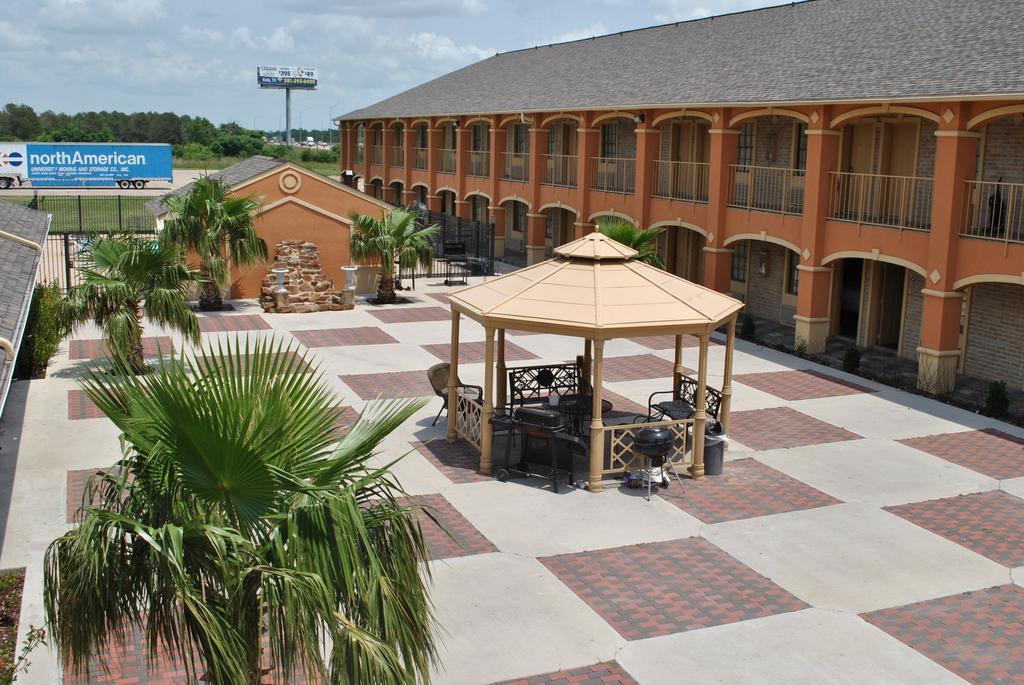 Executive Inn Brookshire Екстериор снимка
