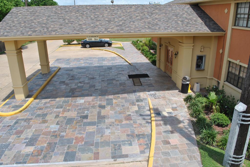 Executive Inn Brookshire Екстериор снимка