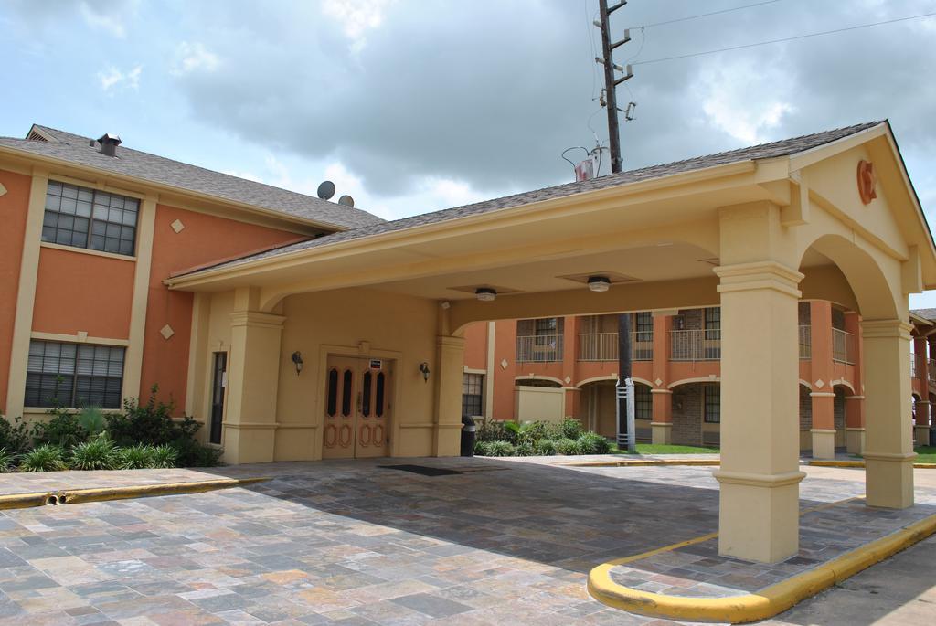 Executive Inn Brookshire Екстериор снимка