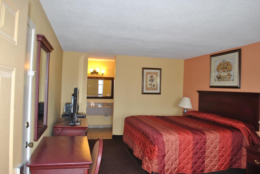 Executive Inn Brookshire Стая снимка
