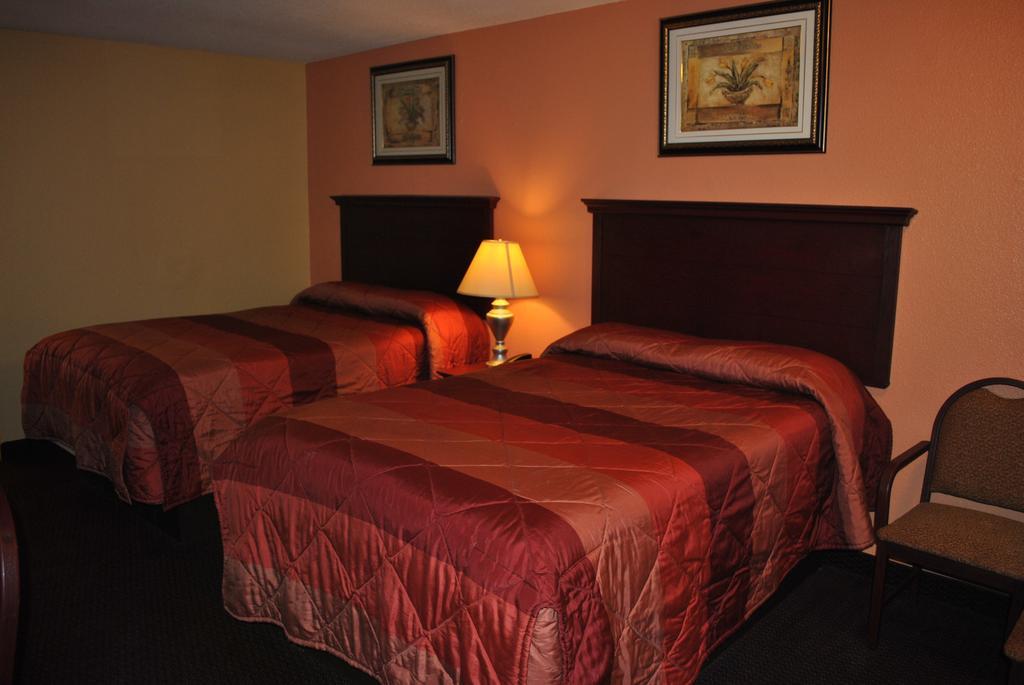 Executive Inn Brookshire Екстериор снимка
