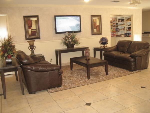 Executive Inn Brookshire Екстериор снимка