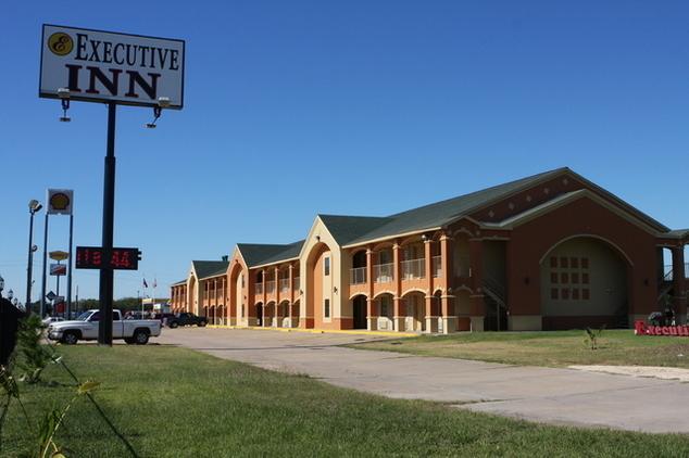 Executive Inn Brookshire Екстериор снимка